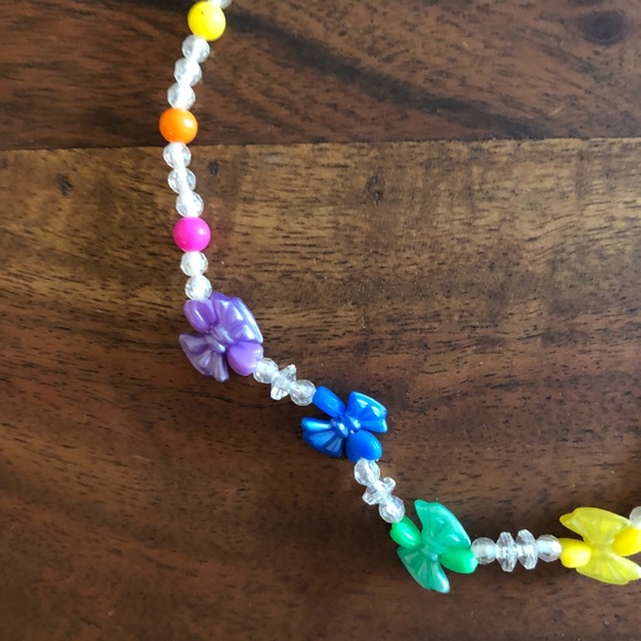 Rainbow heart & bow beaded Girls’ necklace - Picture 2 of 7